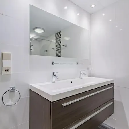 8 Pers Met Natuur- Sauna En Bubbelbad 펜션 *